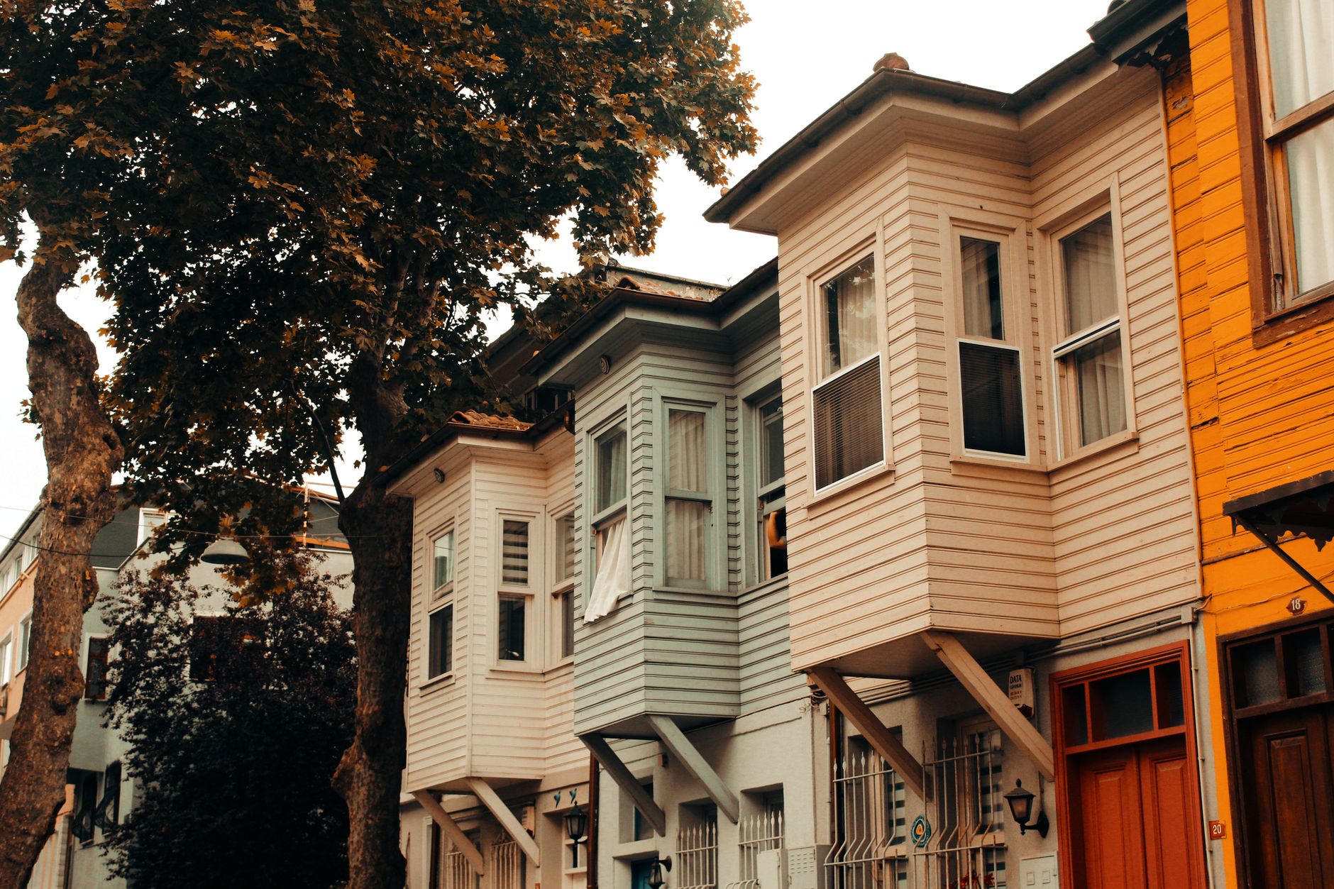 Choosing the Right Home Siding Exterior for Lasting Curb Appeal